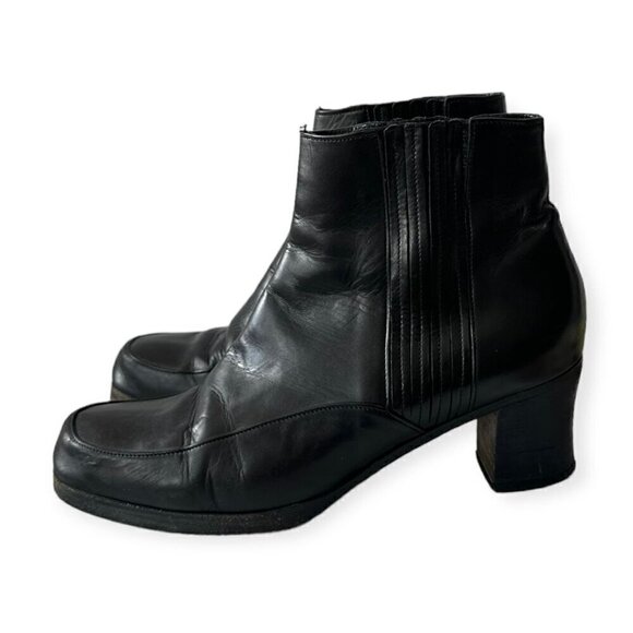 Stephane Kelian Black Leather Chelsea Boots, Size US 8, Mid heel - Picture 4 of 9